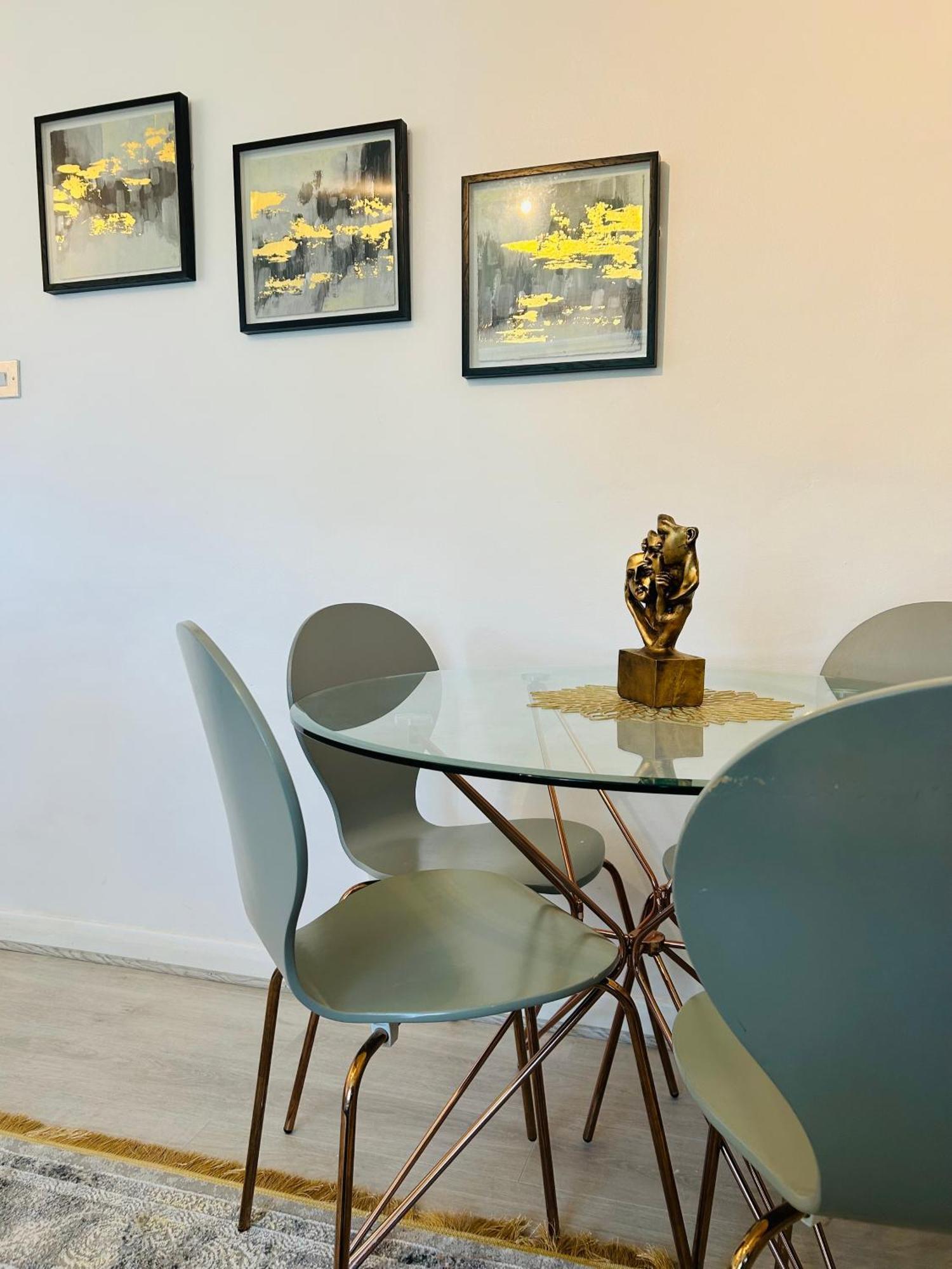 One Bedroom Flat In Chiswick W4 Londra Esterno foto